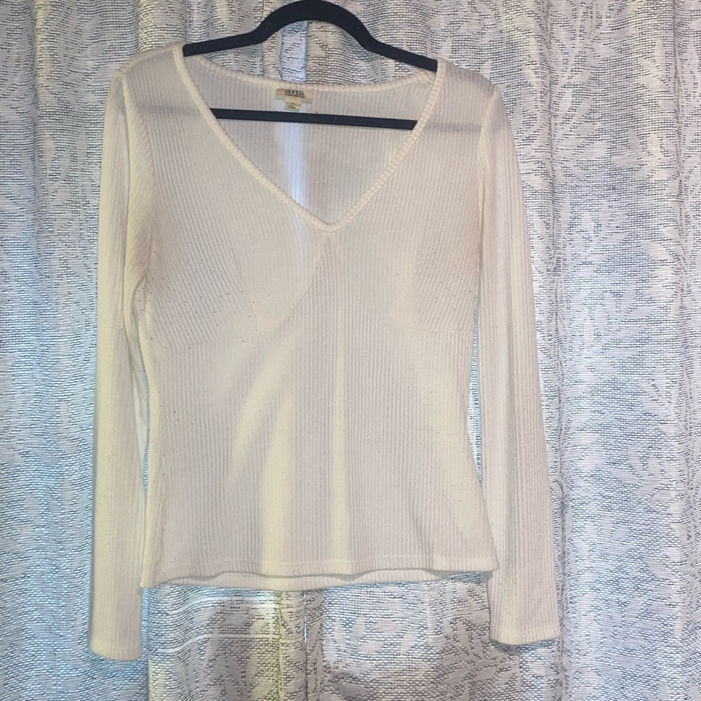 Medium ribbed long sleeve white top